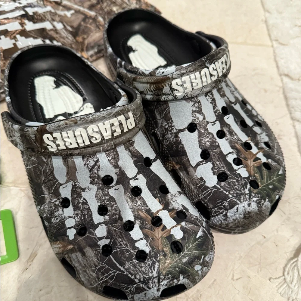Pleasures Crocs real tree camo collab extremely rare size mens 6 womens 8 BNWT - Picture 3 of 9